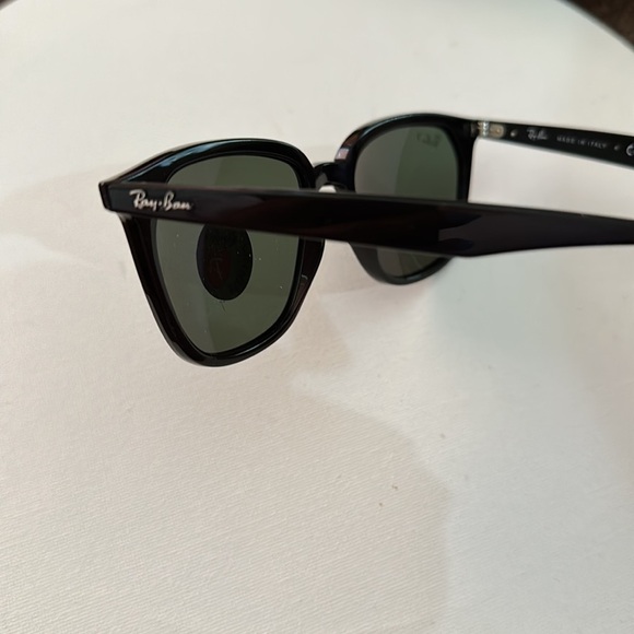 Ray Ban Polarized Unisex Sunglass RB4362
55-18-145 Black Square Authentic NEW - Picture 8 of 10